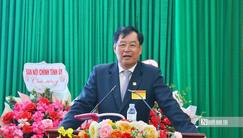 TS.Trần Công Phàn - Phó Chủ tịch Hội Luật gia Việt Nam phát biểu chỉ đạo tại địa hội.