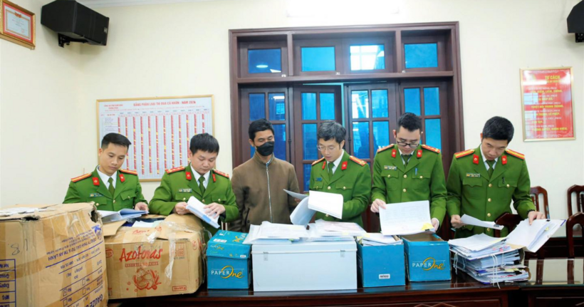 Trần Quôc Lý đã mua, bán trái phép 175 hóa đơn GTGT không có hàng hóa dịch vụ đi kèm đối với 12 công ty ở tỉnh Nam Định và các tỉnh, thành phố trong nước với số tiền ghi trên hóa đơn là gần 100 tỷ đồng. (Ảnh: Công an Nam Định)