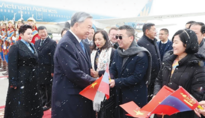 Tổng Bí thư, Chủ tịch nước Tô Lâm đến sân bay Thành Cát Tư Hãn, thủ đô Ulan Bator, bắt đầu chuyến thăm cấp Nhà nước tới Mông Cổ. Ảnh chụp ngày 30/9/2024- TTXVN