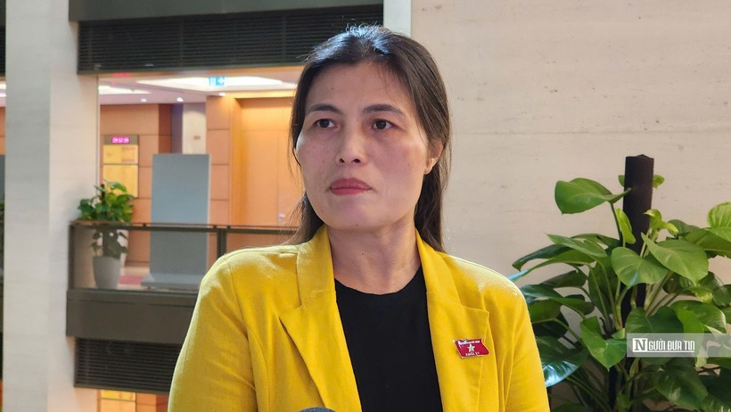 “Tôi hy vọng rằng, thời gian tới khi làm luật hay sửa luật không cần phải chờ đến định kỳ mà “khó khăn ở đâu thì phải tháo gỡ ngay ở đó”, làm sao khi luật ra đời phải thực sự hiệu quả”, ĐBQH Hồ Thị Minh (đoàn Quảng Trị) bày tỏ.
