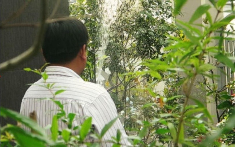 Người đàn ông làm nghề thu mua ve chai đã bất ngờ trúng giải độc đắc trị giá 3 tỷ đồng. Ảnh minh họa