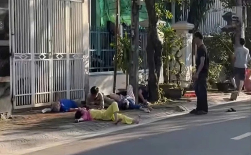 Dựng cây nêu đón Tết, 5 người ở Huế bị điện giật nhập viện. (Ảnh: PLO)