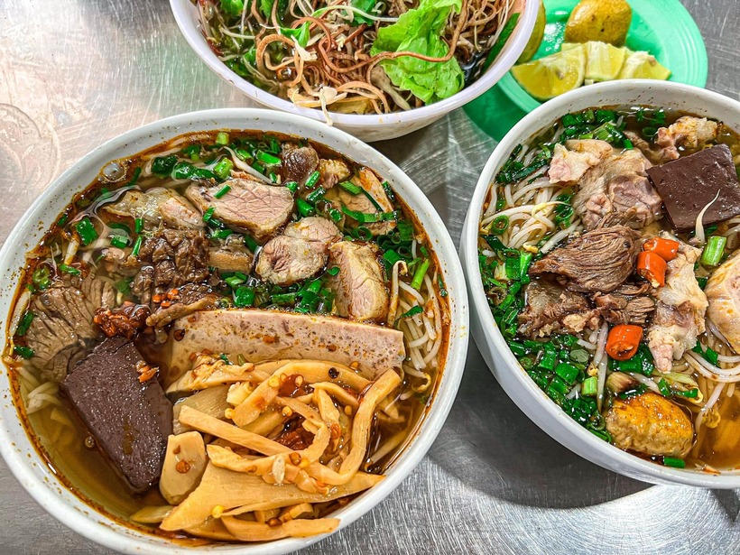 Nhắc đến ẩm thực Huế, không thể không nhắc đến bún bò Huế.