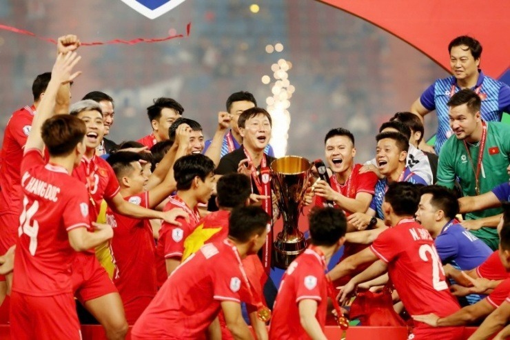 Theo hợp đồng, nếu HLV Kim Sang-sik không thể đưa đội tuyển Việt Nam vào chung kết ASEAN Cup 2024, chiếc ghế của HLV người Hàn sẽ mất.