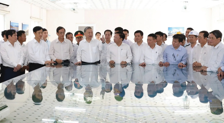 Tổng Bí thư Tô Lâm khảo sát địa điểm Nhà máy điện hạt nhân Ninh Thuận 1.