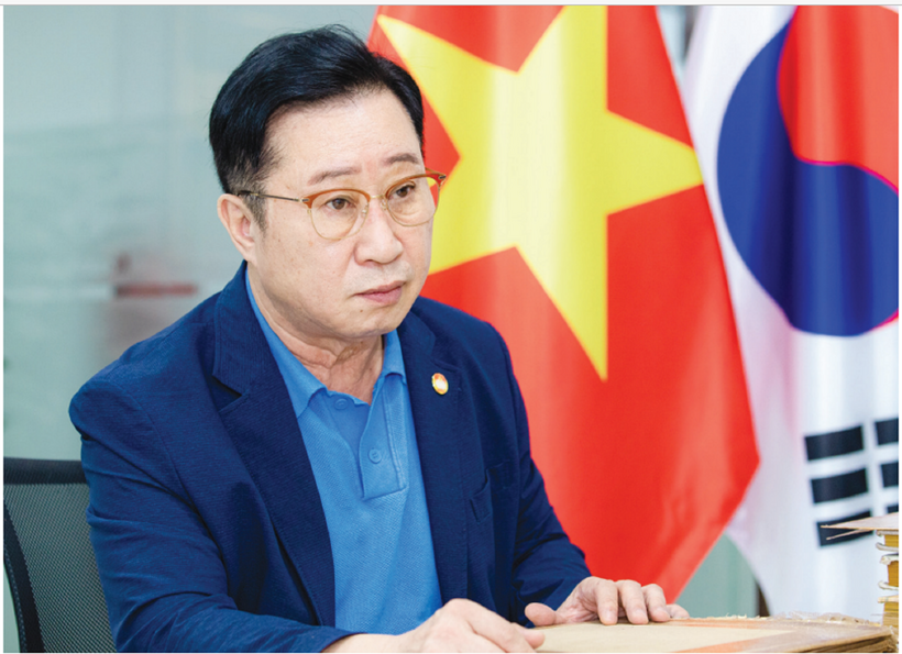 Ông Lý Xương Căn là hậu duệ đời thứ 26 của Hoàng tử Lý Long Tường và là đời thứ 31 của Vua Lý Thái Tổ (Ảnh: Hữu Thắng).