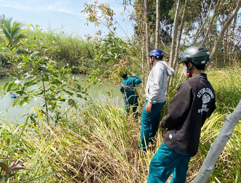 Lực lượng chức năng huyện Kbang đang tìm kiếm 2 chị em ruột bị mất tích. (Ảnh: Người lao động)