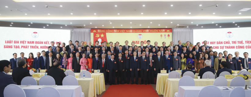 Ban Chấp hành Hội Luật gia Việt Nam nhiệm kỳ 2024-2029 ra mắt Đại hội. Ảnh: Hữu Thắng