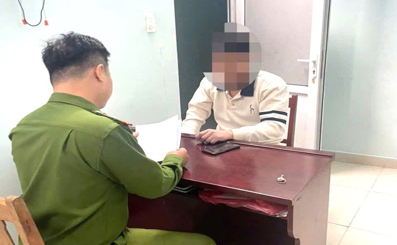Công an mời C. lên làm việc, nhắc nhở. (Ảnh: Công an)