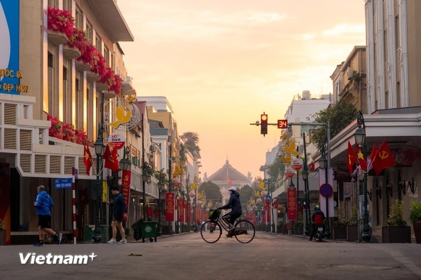 Ngắm phố phường Hà Nội yên ả, thanh bình sáng mùng 1 Tết Nguyên đán 2025 - 8