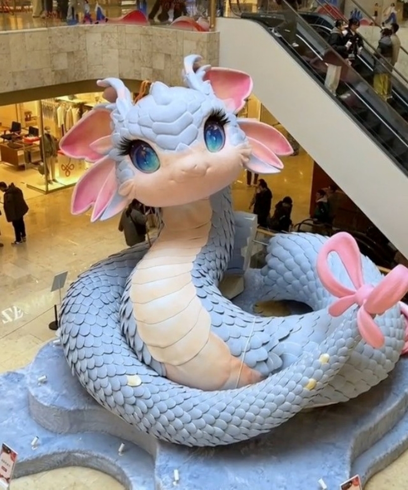 Một linh vật rắn khác tại TP.Nam Kinh, trông vô cùng dễ thương.