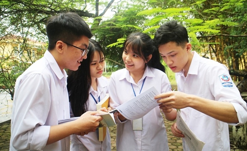 Tuyển sinh 2025, bên cạnh một số trường ĐH bỏ xét học bạ, nhiều trường vẫn dành hàng nghìn chỉ tiêu cho phương thức này. Ảnh minh họa