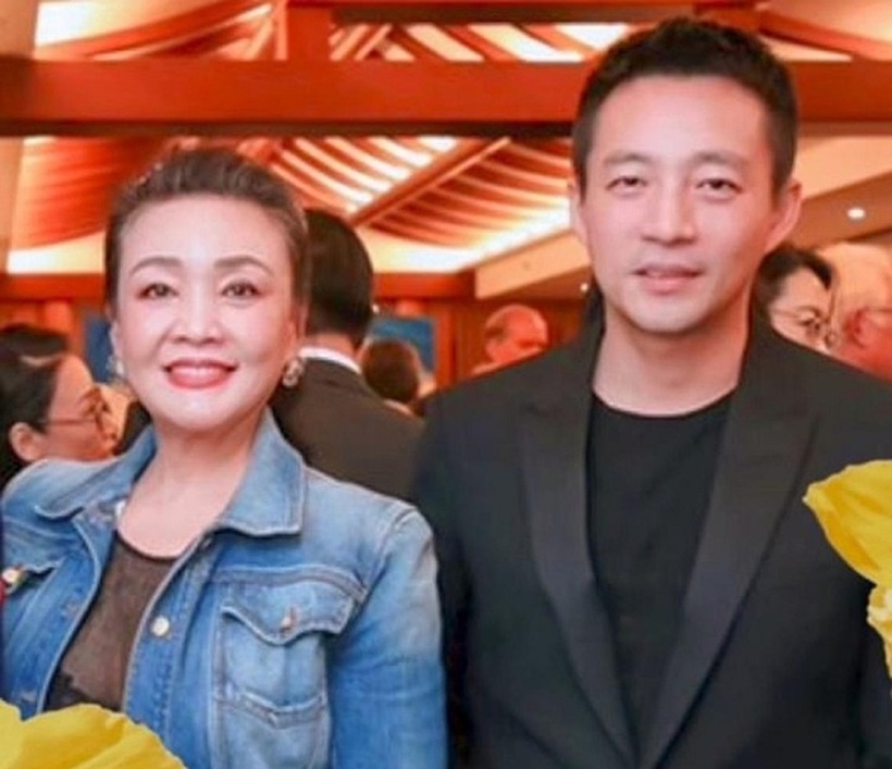 Uông Tiểu Phi và mẹ là bà Trương Lan