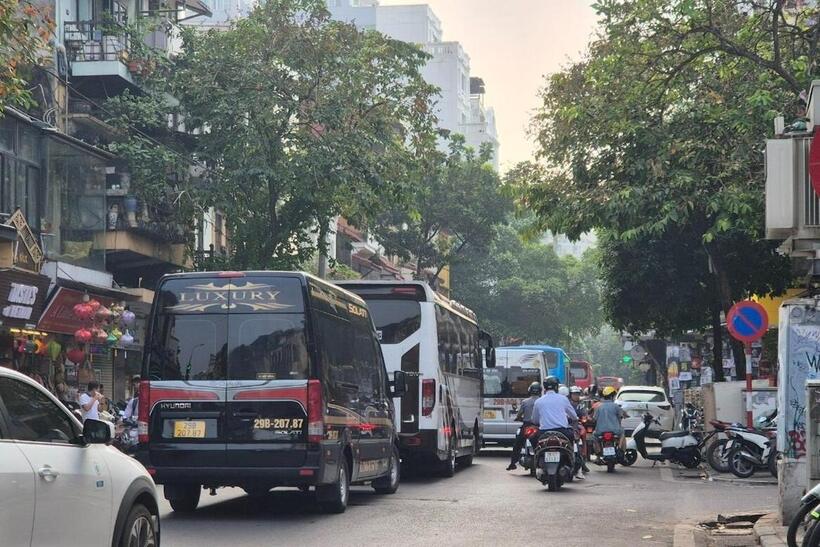 Hà Nội thí điểm hạn chế xe ô tô từ 16 chỗ trở lên hoạt động trong khu vực phố cổ và Hồ Hoàn Kiếm