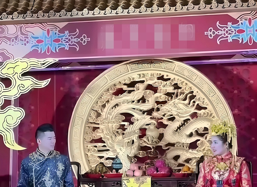 Cô dâu Lizi và chú rể. Ảnh: Douyin.