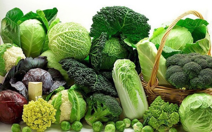 Rau xanh chứa nhiều dưỡng chất quan trọng giúp bảo vệ mắt và cải thiện thị lực