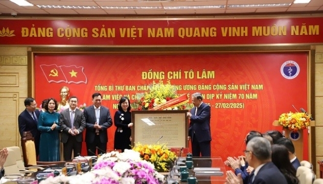 Tổng Bí thư Tô Lâm tới thăm và chủ trì buổi làm việc với Bộ Y tế và chúc mừng Ngành Y tế nhân dịp kỉ niệm 70 năm Ngày Thầy thuốc Việt Nam (Ảnh: Cổng thông tin điện tử Bộ Y tế)