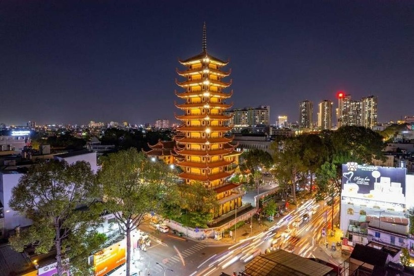 Việt Nam Quốc Tự được khởi công dưới sự giám sát của kiến trúc sư Ngô Viết Thụ.
