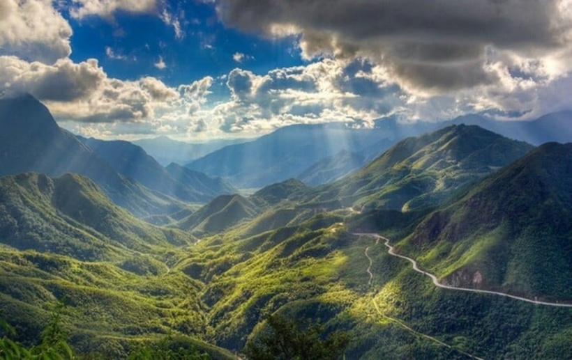 Đèo Ô Quy Hồ, một trong "tứ đại đỉnh đèo" của Tây Bắc, là điểm đến không thể bỏ qua khi du lịch Sa Pa. Ảnh minh họa.