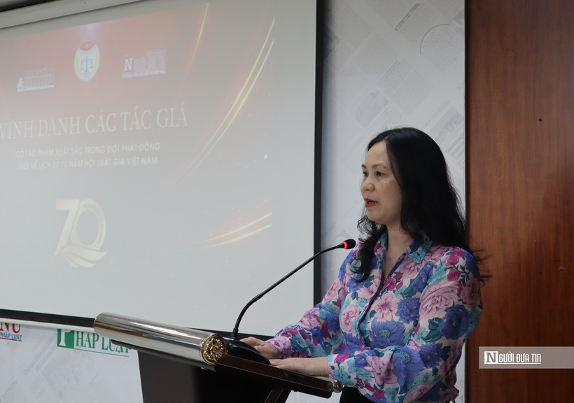 Nhà báo Nguyễn Thị My – Phó Tổng Biên tập Tạp chí Đời sống và Pháp luật báo cáo kết quả đợt phát động cuộc thi viết.