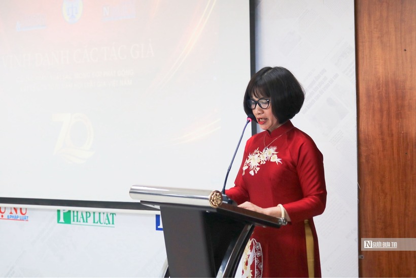 Luật gia Phan Thị Thúy Nga- Chi hội Trưởng Chi Hội Luật gia phường Bưởi phát biểu.