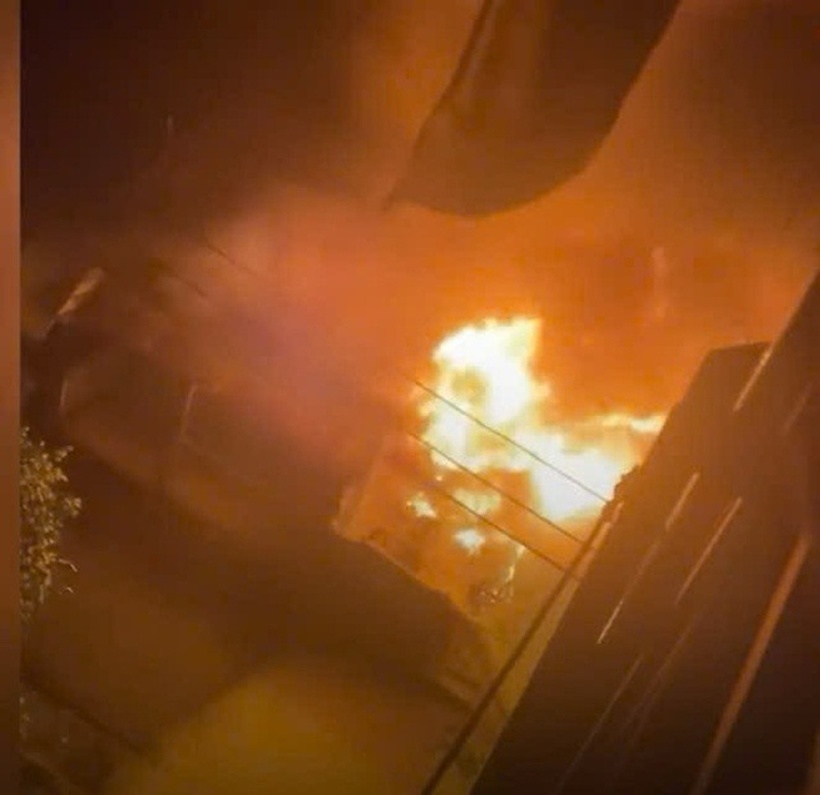 Hiện trường vụ cháy nhà nghiêm trọng trên đường Mạc Vân, phường Xóm Củi, quận 8, TP.HCM. Ảnh: Báo Thanh niên.