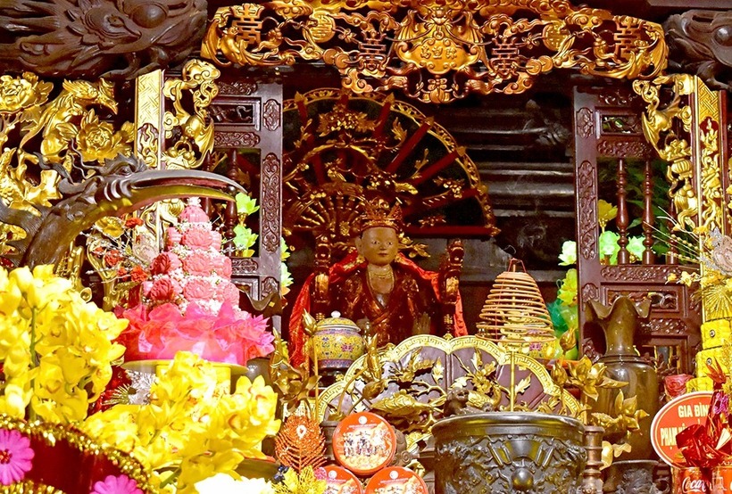 Bảo vật Quốc gia tượng Mẫu Âu Cơ được lưu giữ, phụng thờ tại Đền Mẫu Âu Cơ, xã Hiền Lương, huyện Hạ Hòa. (Ảnh: Báo Phú Thọ)