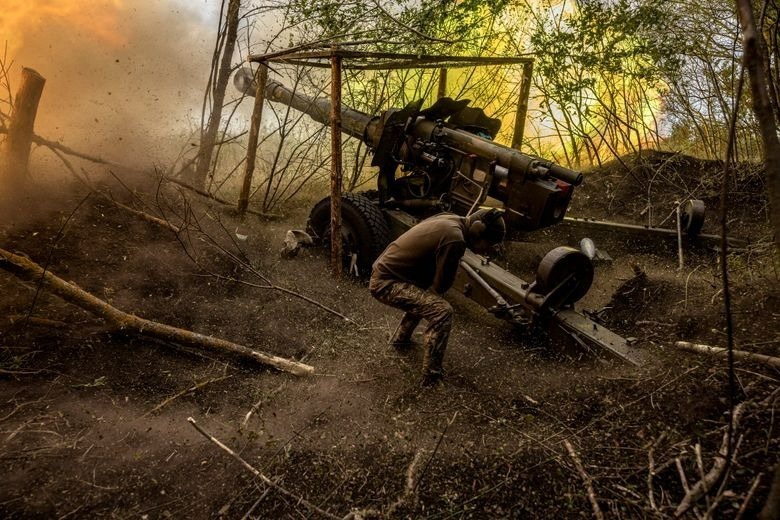 Lửa chiến bùng cháy dữ dội trên các mặt trận. Ảnh: The Seattle Times