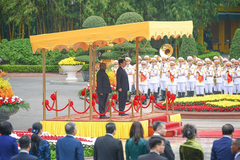 Chủ tịch nước Lương Cường và Tổng thống Burundi Évariste Ndayishimiye.
