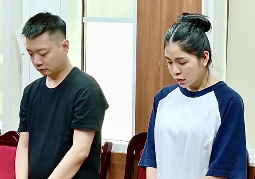 Quang Linh Vlogs và Hằng du mục bị khởi tố, tạm giam về tội Lừa dối khách hàng.