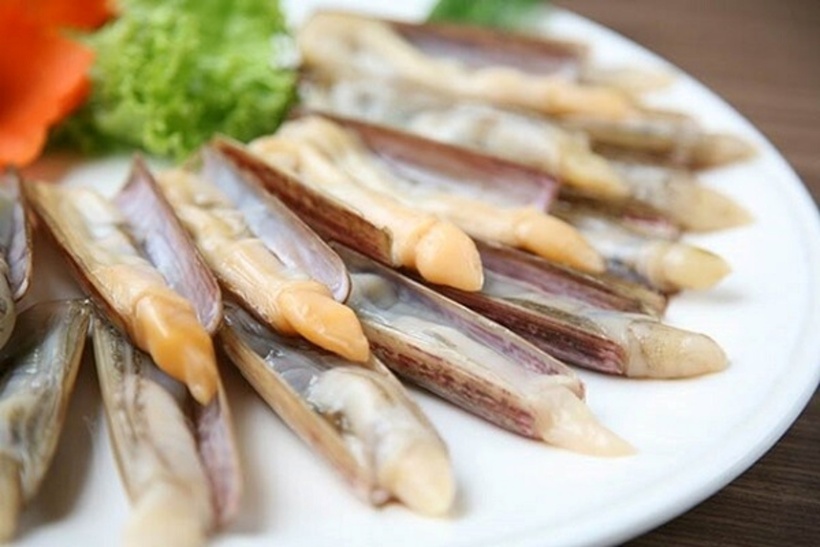 Ốc móng tay, tên gọi khác là ốc mã đao, sò móng tay hay sò mã đao, là một loài nhuyễn thể hai mảnh vỏ thuộc họ sò.