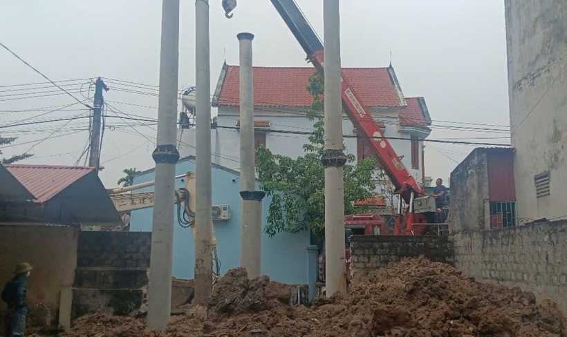 Tháo dỡ trạm biến áp trong khuôn viên trường học ở Thanh Hóa - 1