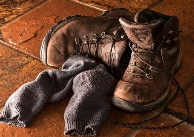 Một người đàn ông Trung Quốc, nhiễm trùng phổi chỉ vì... nghiện ngửi mùi tất bẩn. Ảnh minh họa