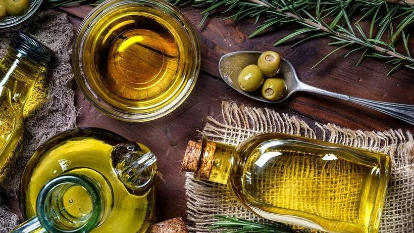 Mỡ máu cao là một trong những yếu tố nguy cơ gây tổn thương thận.