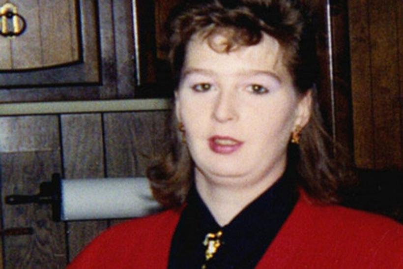 Stacey Castor mang nét lạnh lùng trên khuôn mặt. Ảnh: Oxygen