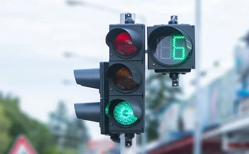 Việc chấp hành nghiêm chỉnh đèn tín hiệu giao thông là trách nhiệm của mỗi người tham gia giao thông, góp phần bảo đảm trật tự an toàn giao thông, giảm thiểu tai nạn và ùn tắc.