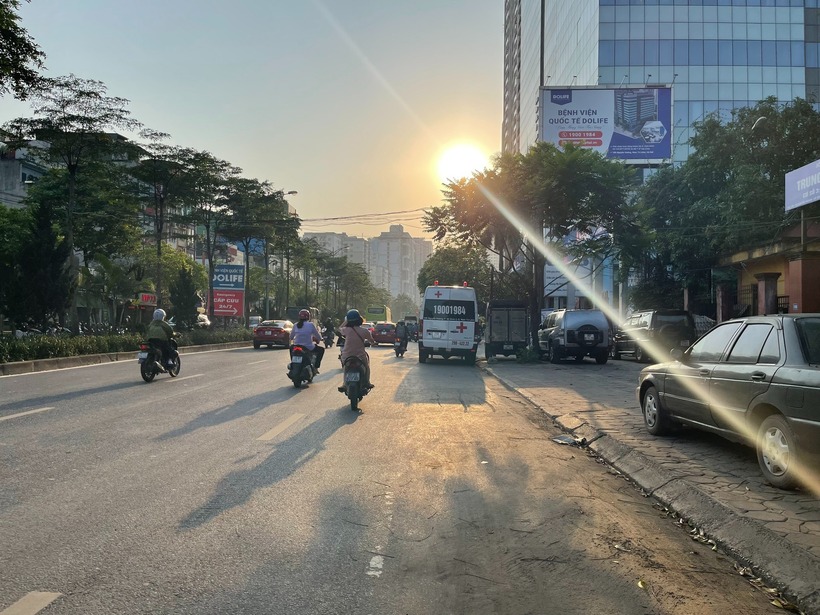 Miền Bắc ghi nhận nhiệt độ tăng, có mưa rải rác ở một vài khu vực, trong khi đó, khu vực Tây Bắc Bộ trải qua nắng nóng. Ảnh minh hoạ.