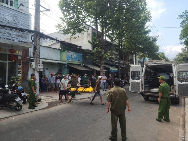 Do căn nhà này cửa khóa bên trong nên những người trong nhà không ai thoát ra được, dẫn đến tử vong tất cả.