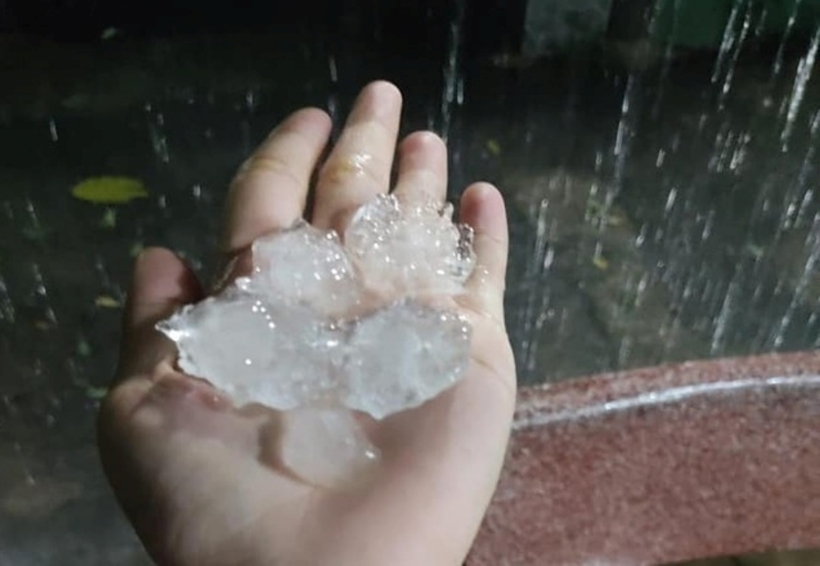 Trong mưa dông có thể xảy ra lốc, sét, mưa đá, gió giật mạnh. Ảnh minh họa: Người Lao Động