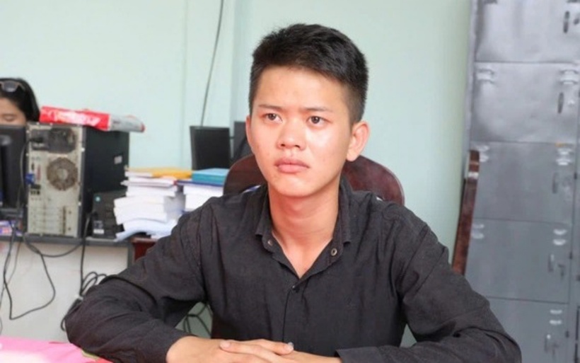 Đối tượng Đặng Thái Bình tại cơ quan công an. Ảnh: Pháp luật TP.HCM.