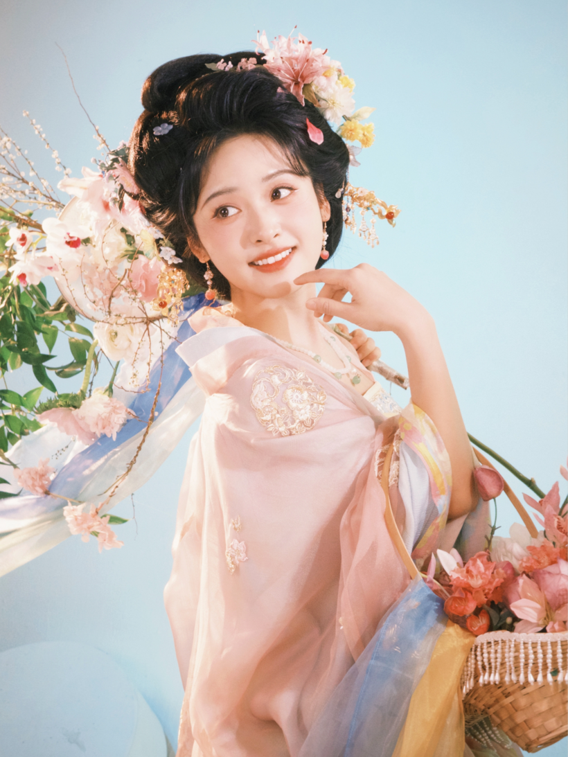 Thẩm Nguyệt trong bộ ảnh mới.