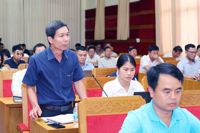 Ông Nguyễn Văn Minh, Phó chủ tịch UBND TP.Nha Trang tại buổi họp báo. (Ảnh: VietnamNet)