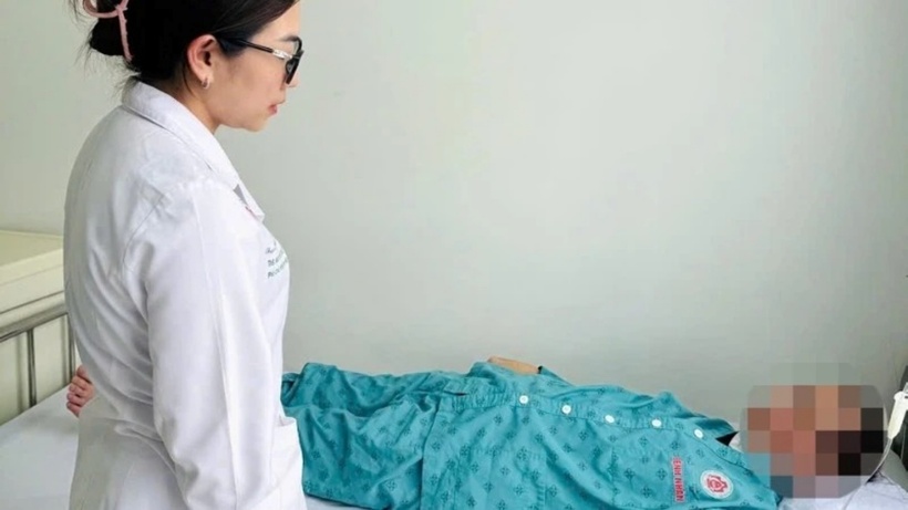 Người bệnh nhập viện sau khi ăn một lượng lớn củ ấu tàu thay cơm khoảng 1 giờ. Ảnh: Nhân Dân