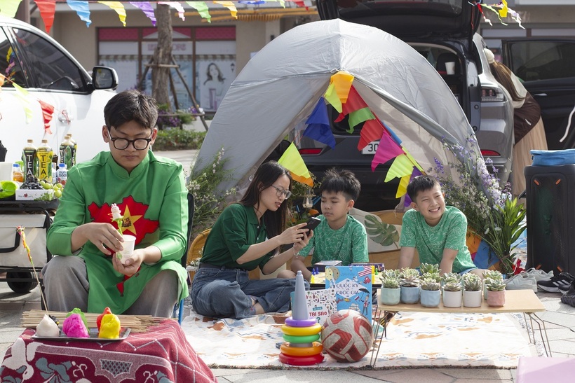Các gia đình có ngày cuối tuần ý nghĩa khi cùng nhau trải nghiệm hoạt động tại Ngày hội Xanh