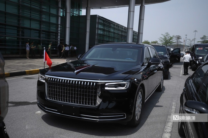 Được biết, Hongqi N701 là mẫu xe được sản xuất với số lượng giới hạn chỉ khoảng 50 chiếc. Đây là mẫu xe riêng thứ 4 chuyên chở Tổng Bí thư, Chủ tịch nước Trung Quốc - Tập Cận Bình. Trước đó là các mẫu Hongqi L5, L9 và Hongqi N501.