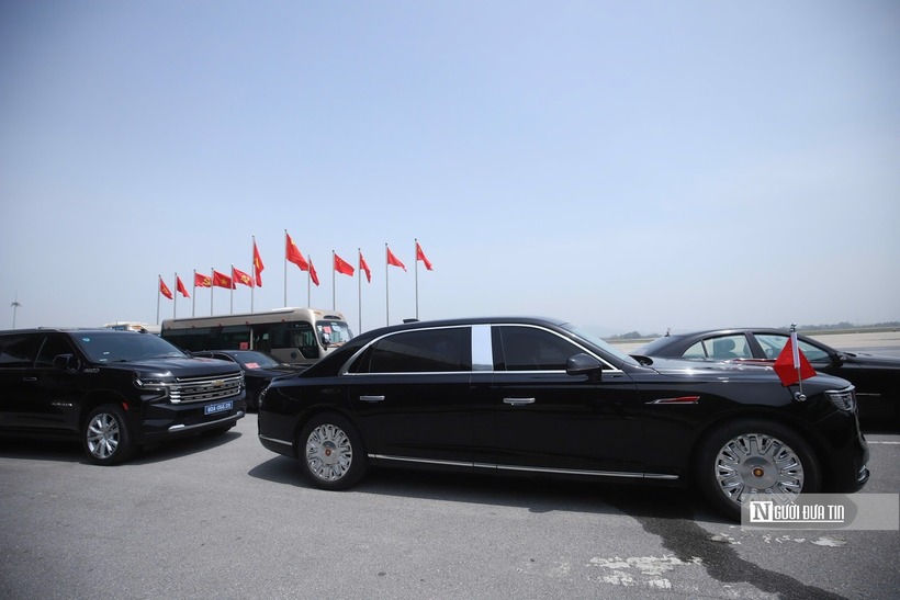 Mẫu xe này cũng được dùng để phục vụ Tổng Bí thư, Chủ tịch nước Trung Quốc Tập Cận Bình trong chuyến thăm Việt Nam năm 2023.