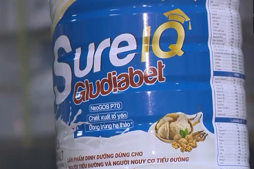 Một hộp sữa bị công an xác định là giả trong vụ án. Ảnh:&nbsp;VTV