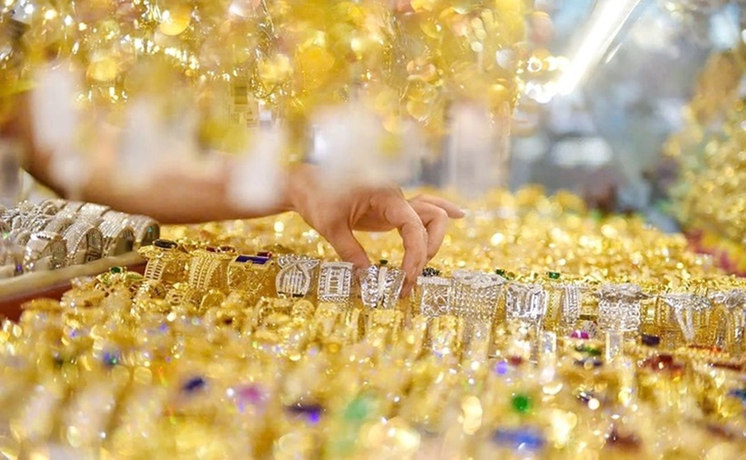 Nếu muốn đầu tư vàng thì chỉ nên chọn vàng ròng (vàng nguyên chất) hay còn gọi là vàng 9999, vàng ta, vàng 24K. (Ảnh minh họa: Tuổi trẻ)