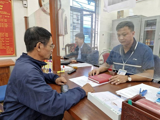 Việc sắp xếp, bố trí cán bộ, công chức, viên chức, người lao động bảo đảm yêu cầu tinh giản gắn với cơ cấu lại và nâng cao chất lượng đội ngũ, phù hợp với thực tiễn của địa phương. (Ảnh minh họa)