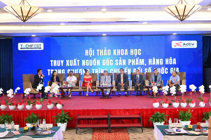 Các đại biểu tại hội thảo.